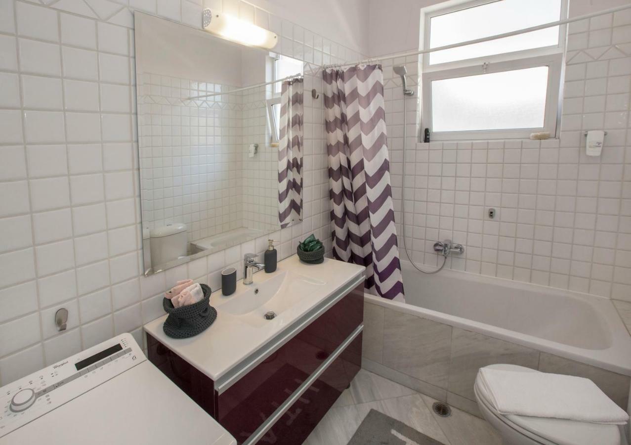 Familygroupflat Apartment Athena Bagian luar foto